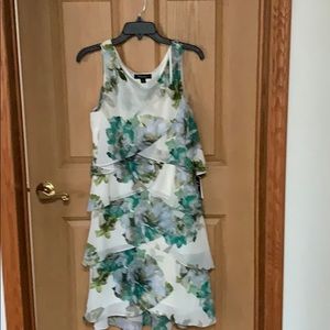 Ruffled dress ver pretty never worn